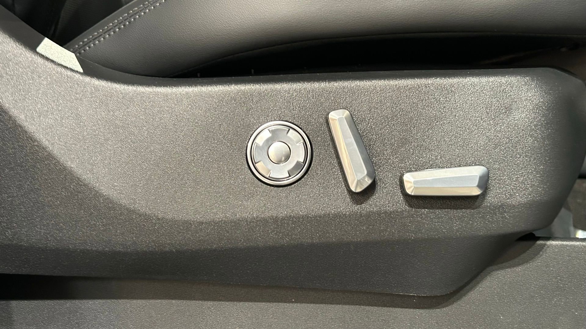 New 2026 Lincoln Navigator L Reserve AWD/4WD image 65