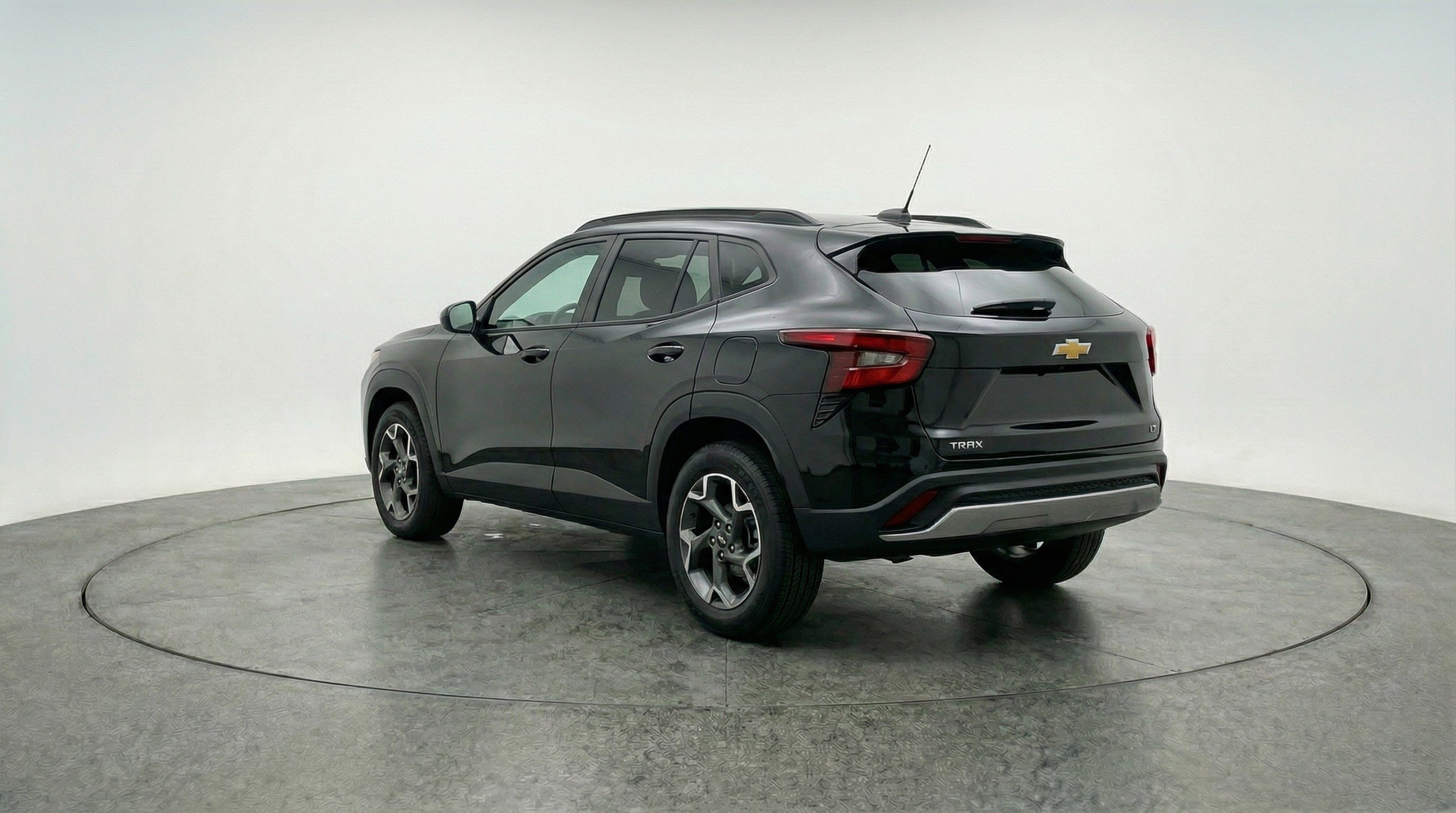 Used 2025 Chevrolet Trax LT image 6