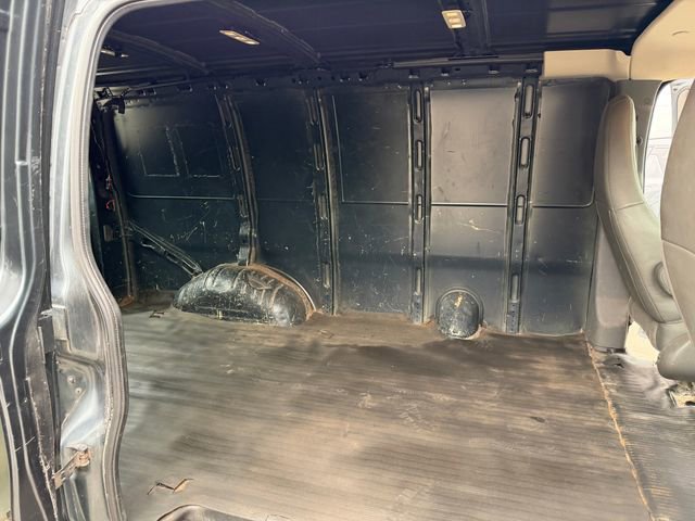 Used 2017 Chevrolet Express 2500 image 25