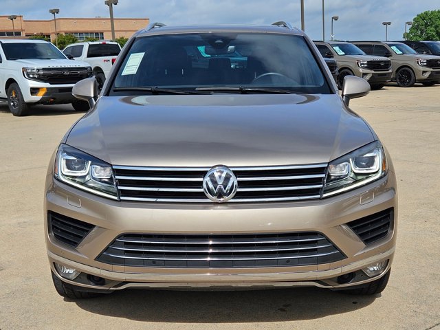 Used 2017 Volkswagen Touareg Wolfsburg Edition image 2