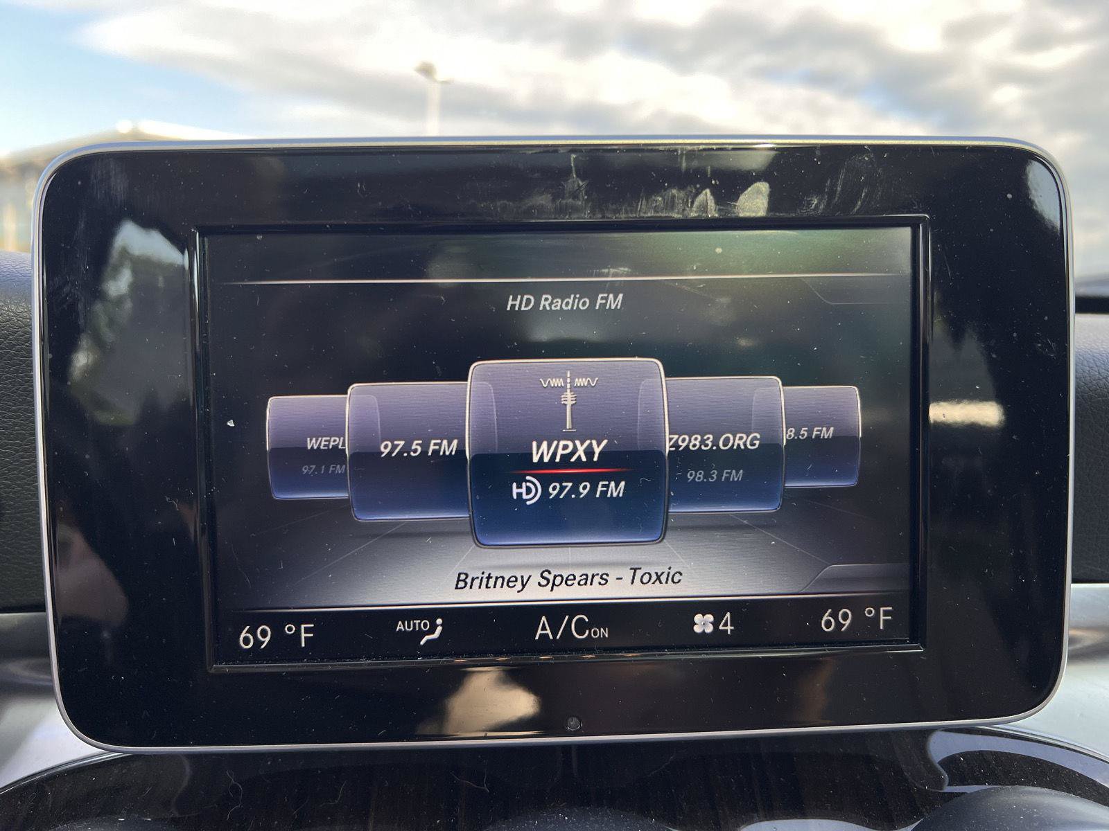 Used 2016 Mercedes-Benz C 300 4MATIC Sedan image 13