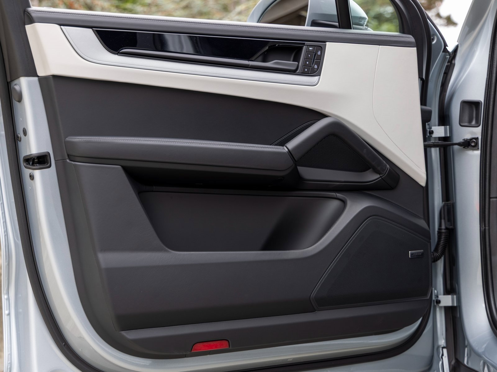 New 2026 Porsche Cayenne Coupe image 21