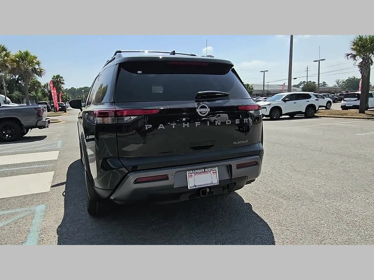 New 2026 Nissan Pathfinder Platinum FWD image 32