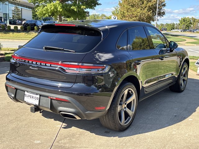 Used 2025 Porsche Macan AWD/4WD image 3