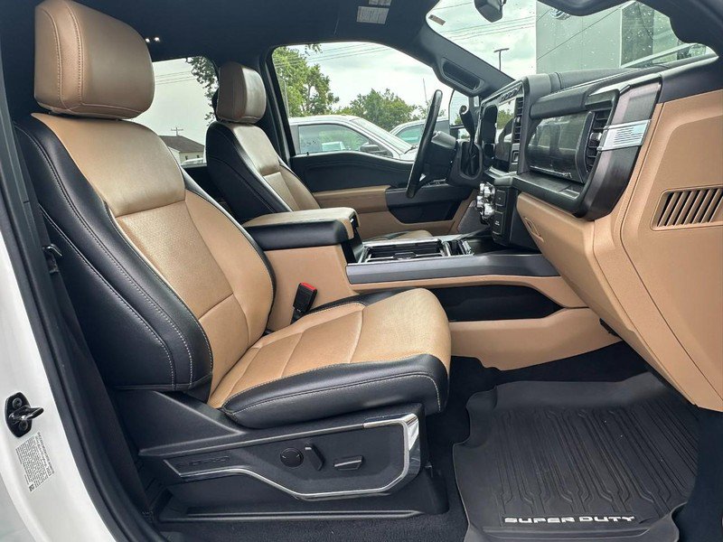 Used 2023 Ford F250 Lariat w/ Chrome Package image 18