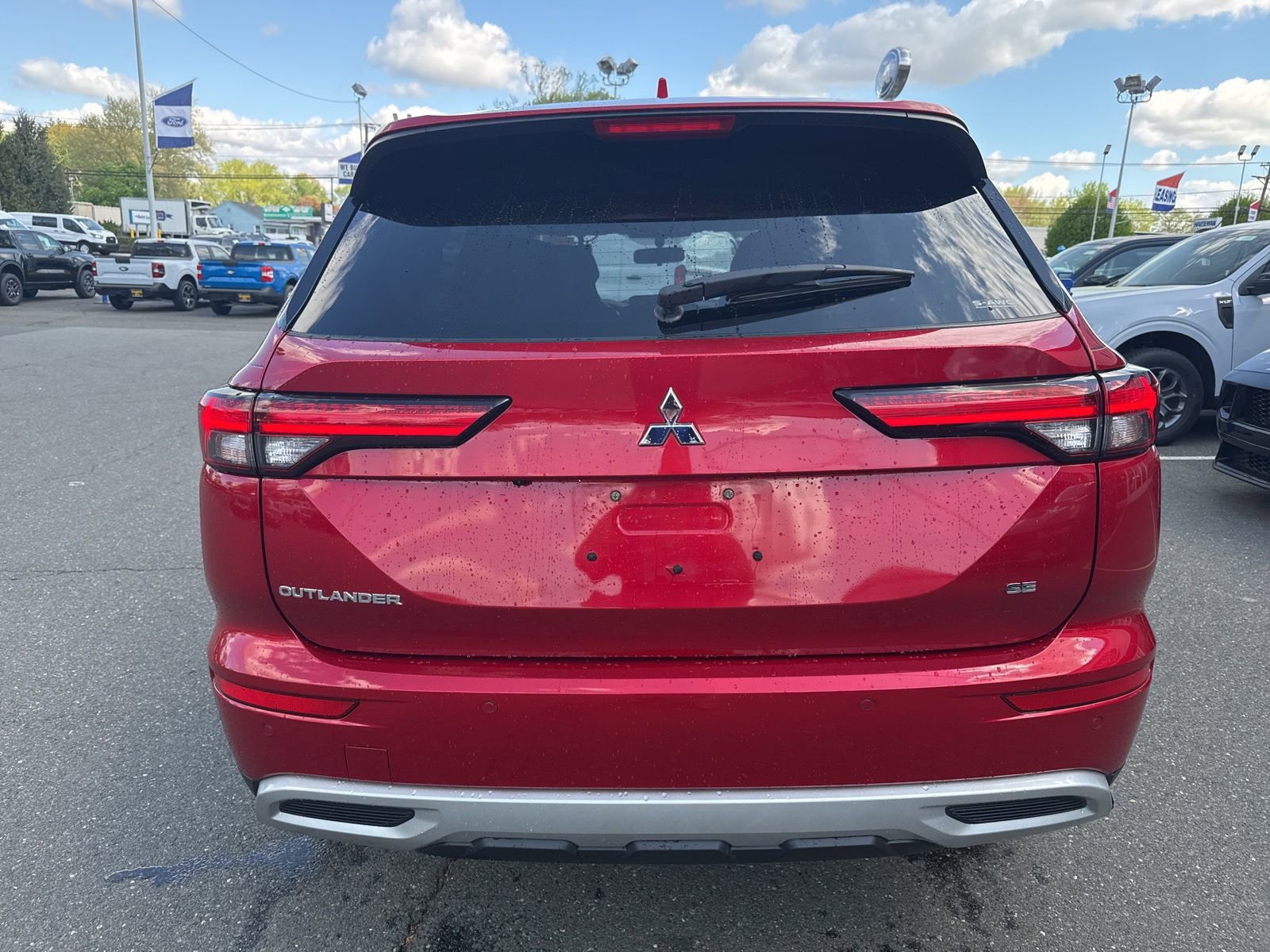 Used 2024 Mitsubishi Outlander SE image 6