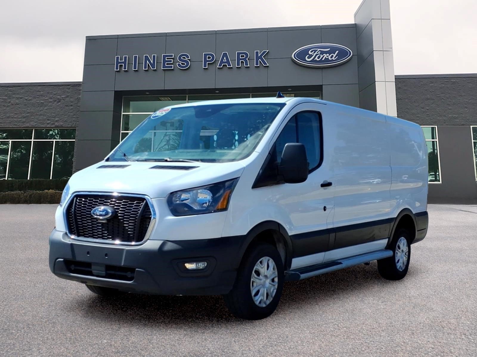 Used 2025 Ford Transit 250 Low Roof w/ Exterior Upgrade Package RWD image 3