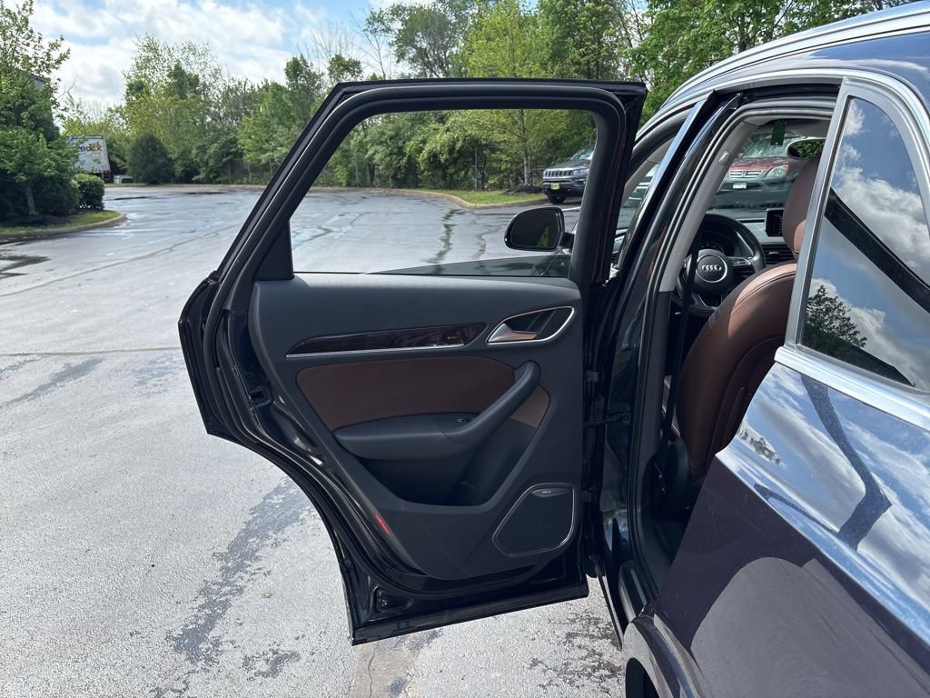 Used 2015 Audi Q3 2.0T Prestige w/ Prestige Package AWD/4WD image 32