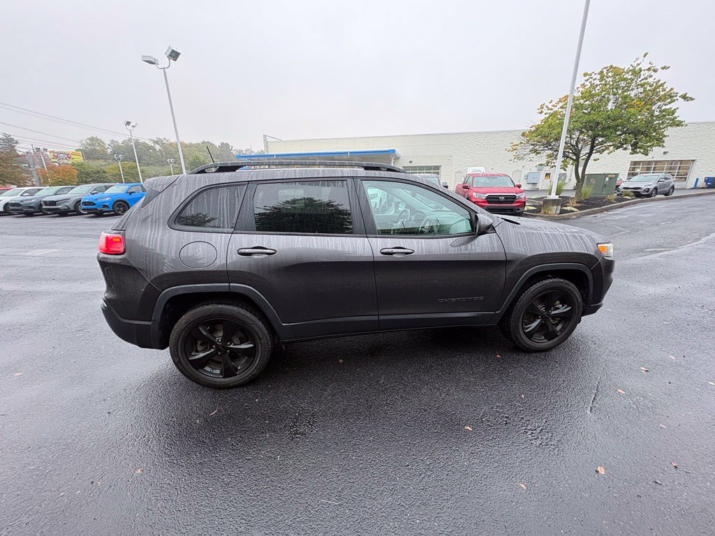 Used 2021 Jeep Cherokee Latitude Plus AWD/4WD image 8