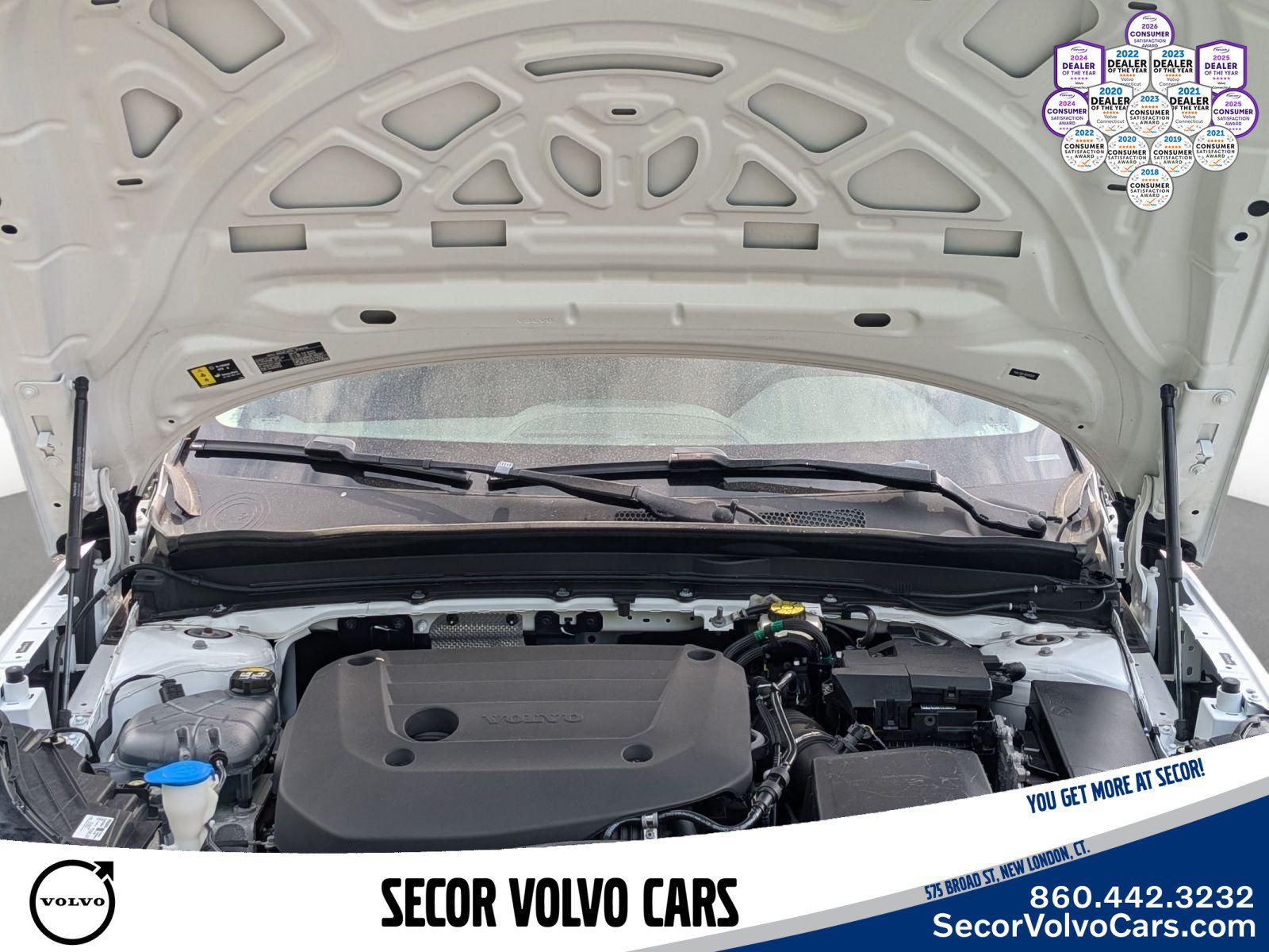 Used 2024 Volvo XC40 B5 Plus w/ Protection Package Premier AWD/4WD image 29