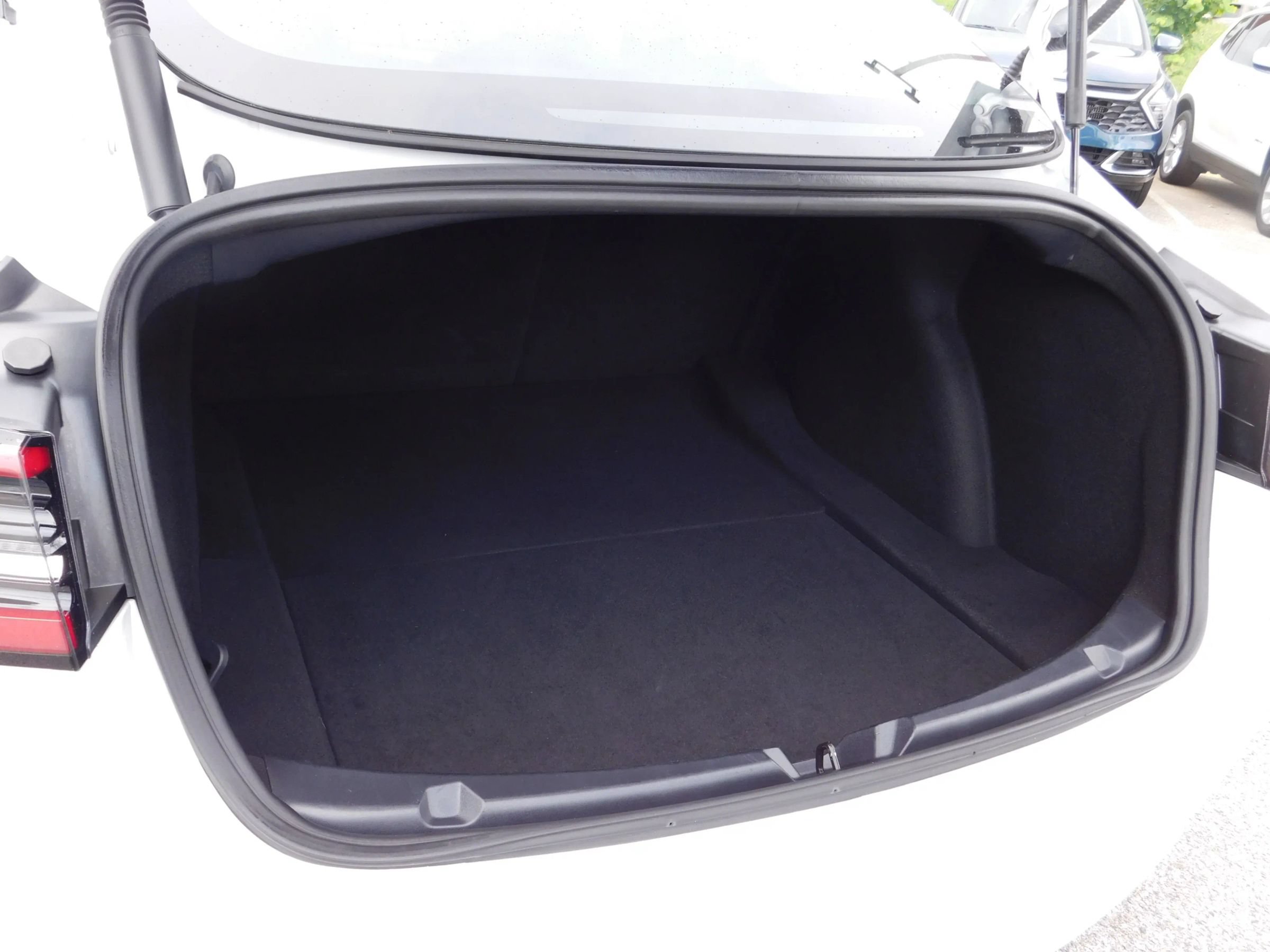Used 2022 Tesla Model 3 Long Range AWD/4WD image 9