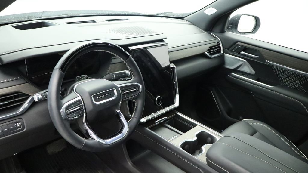 Used 2025 GMC Acadia Denali w/ Super Cruise Package image 34