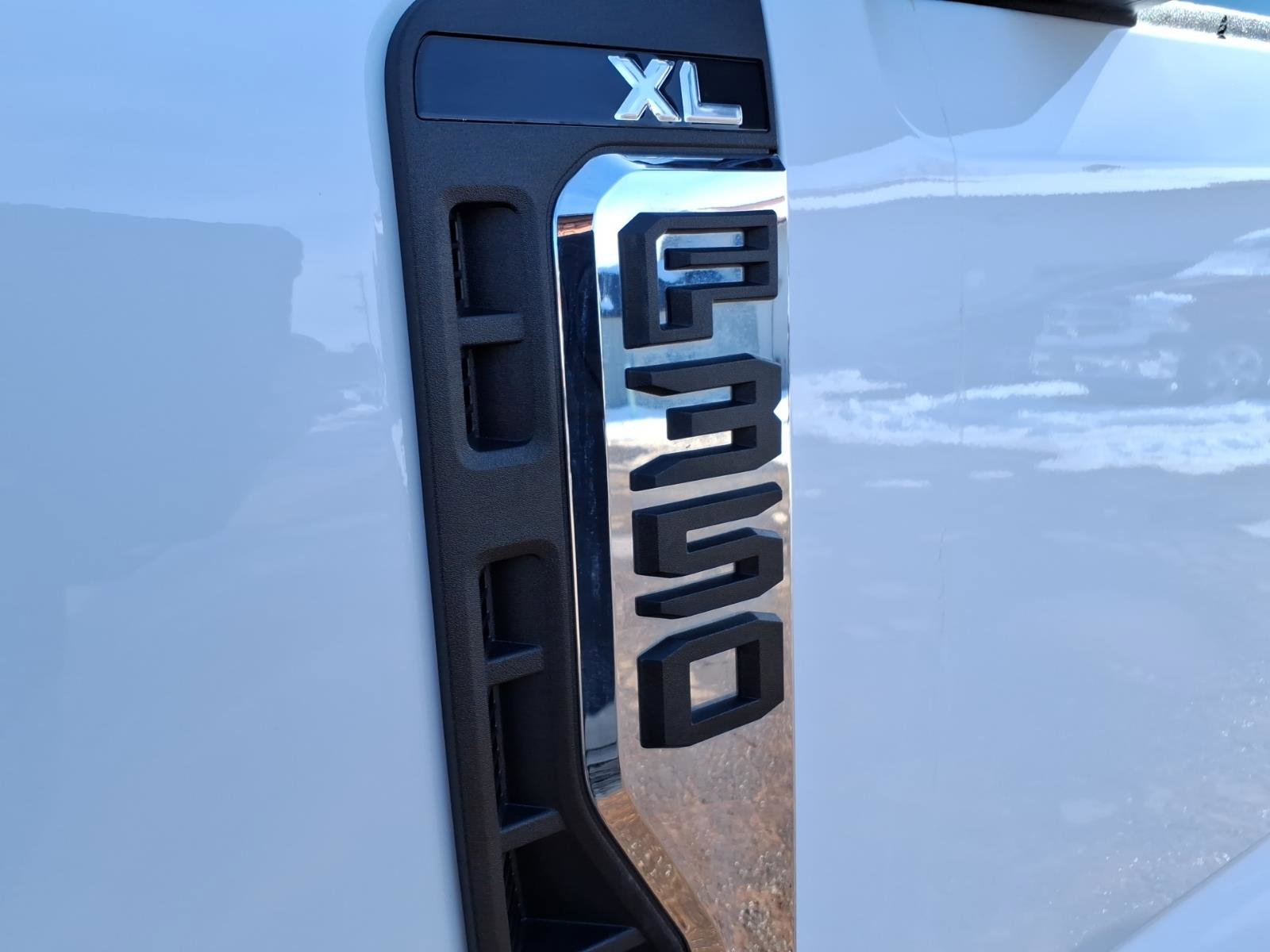 Used 2024 Ford F350 XL image 2