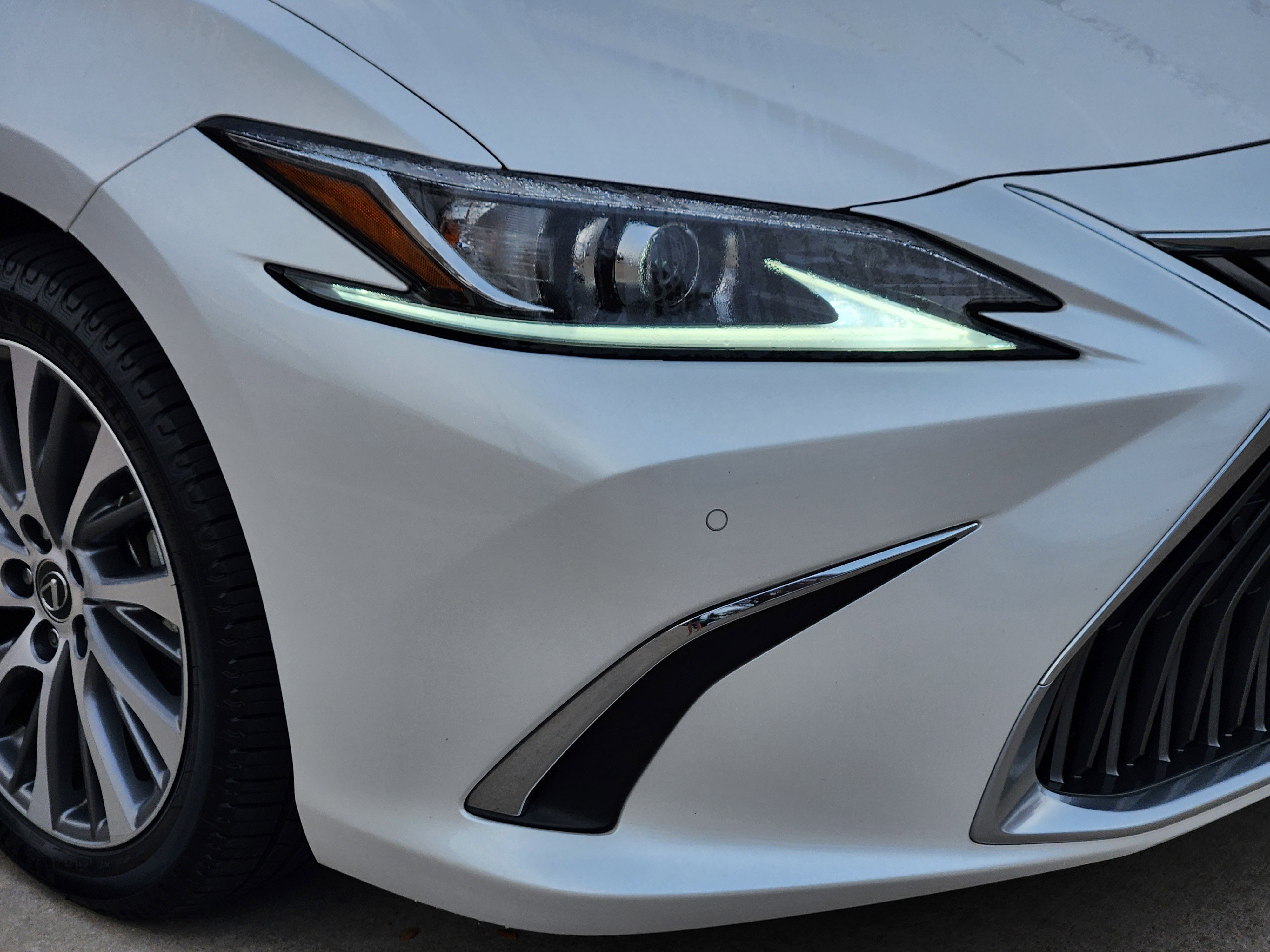 Used 2021 Lexus ES 300h w/ Premium Package image 5