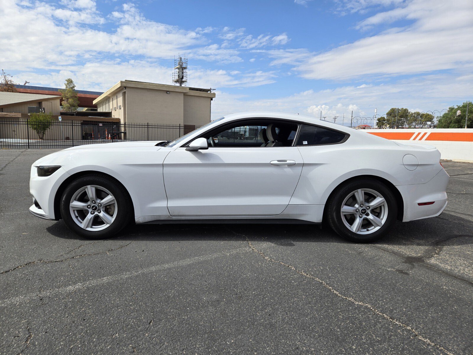 Used 2015 Ford Mustang Coupe RWD image 2