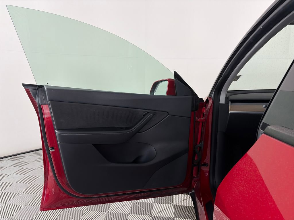 Used 2021 Tesla Model Y Long Range image 10