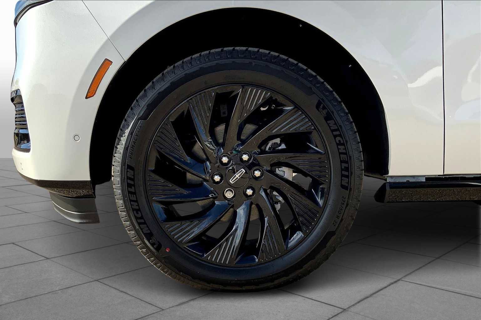 New 2025 Lincoln Navigator L Reserve w/ Jet Appearance Package image 11