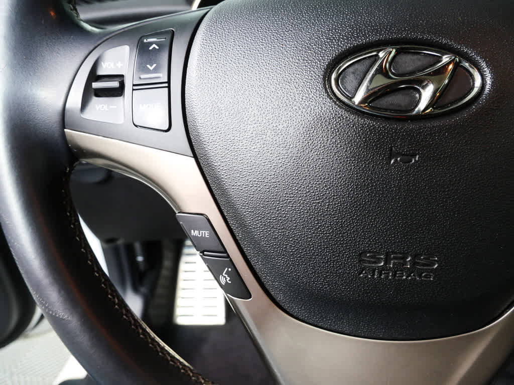 Used 2013 Hyundai Genesis 3.8 image 11