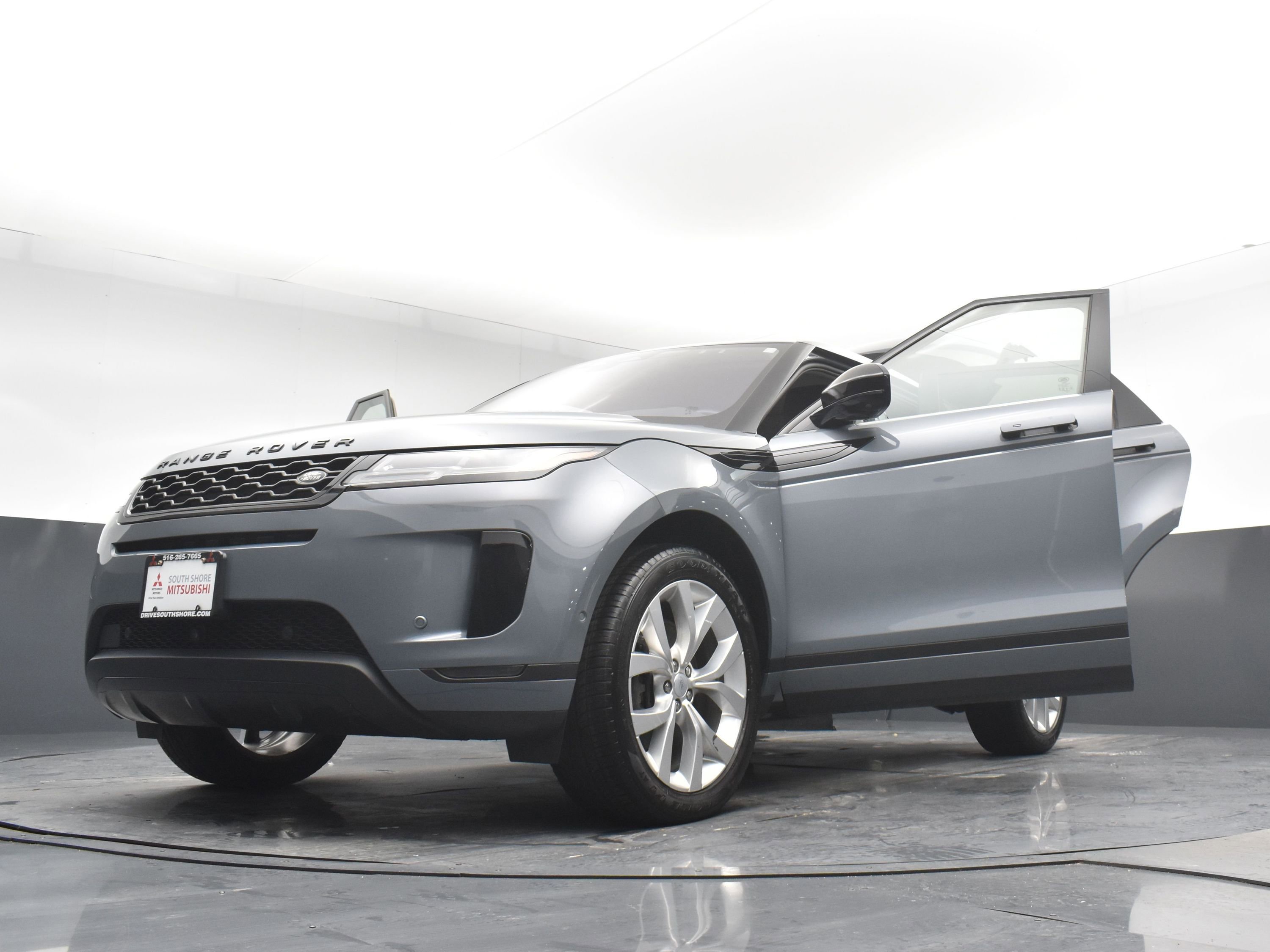 Used 2021 Land Rover Range Rover Evoque SE image 32