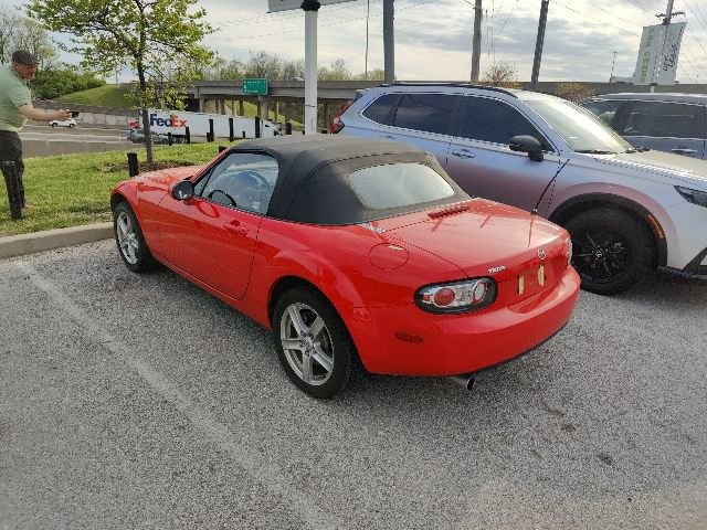 Used 2006 MAZDA MX-5 Miata Touring image 8