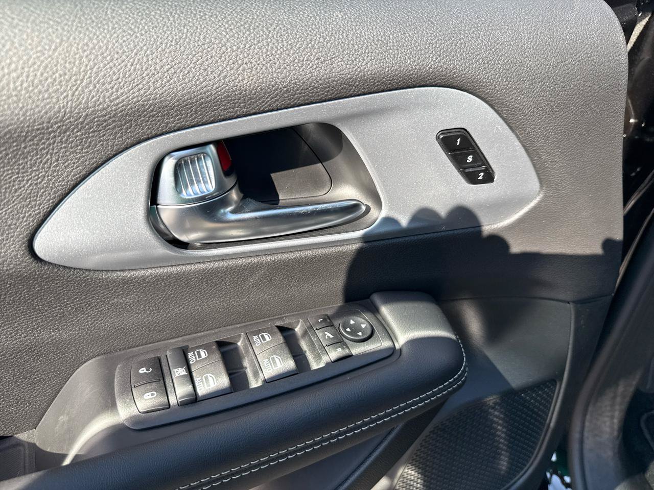 New 2026 Chrysler Pacifica Limited w/ S Appearance Package FWD image 23