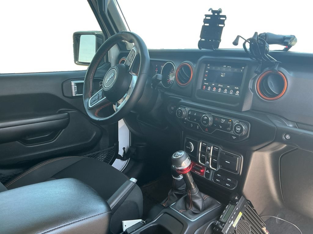 Used 2021 Jeep Gladiator Mojave w/ Cold Weather Group AWD/4WD image 16