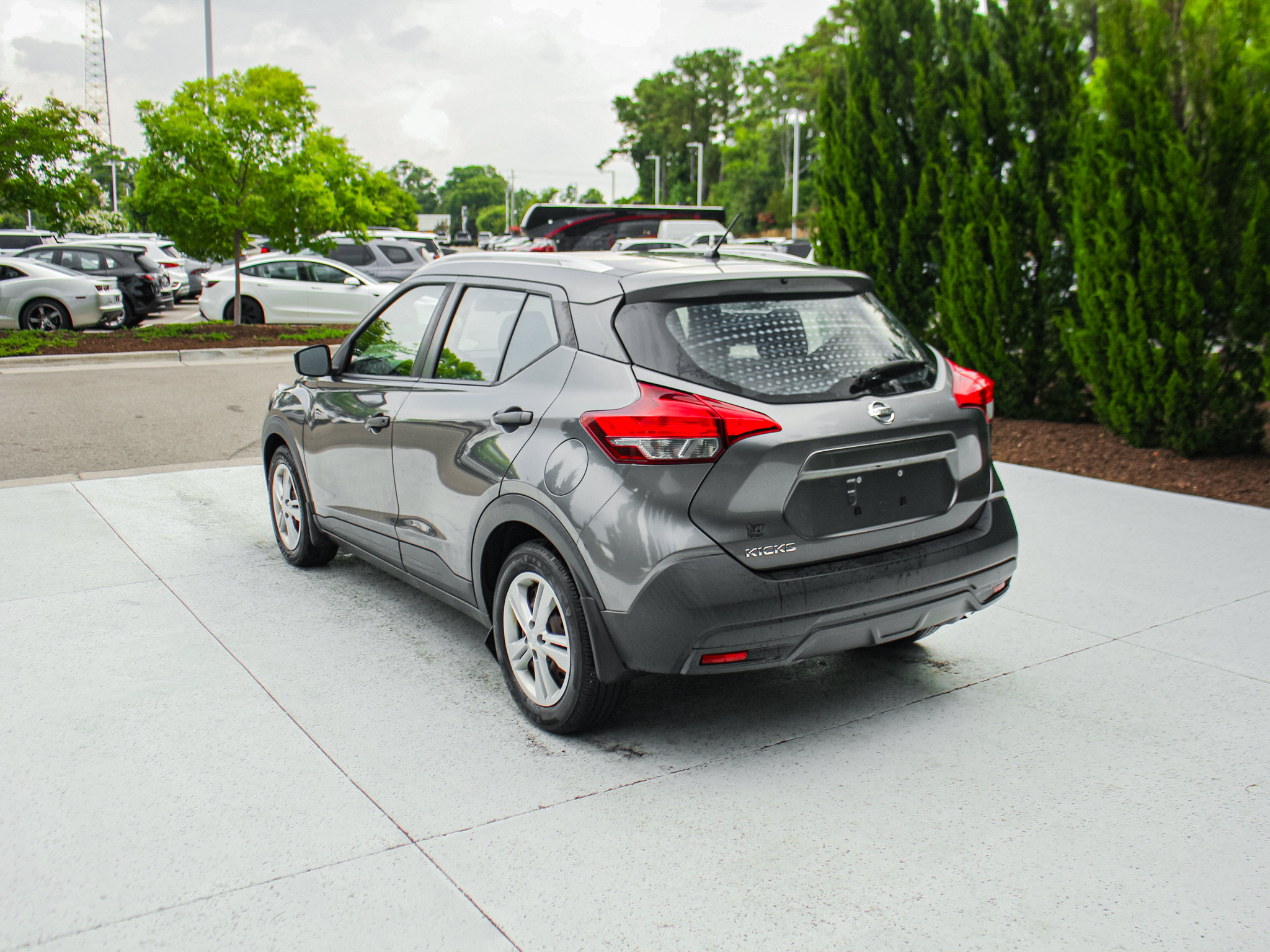 Used 2018 Nissan Kicks S FWD image 7