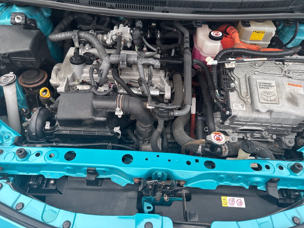 Used 2018 Toyota Prius C One FWD image 23