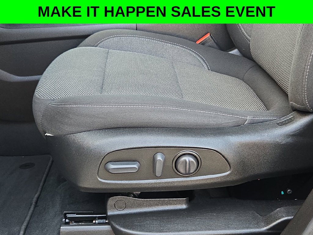 Used 2023 Chevrolet Traverse LT AWD/4WD image 13