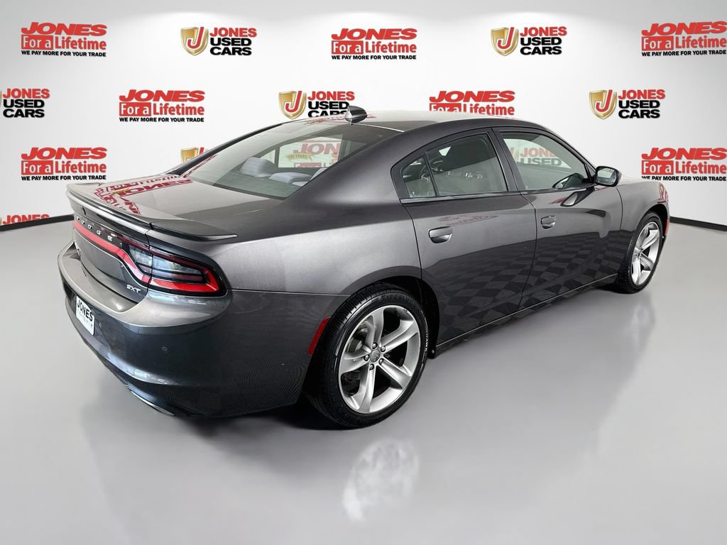 Used 2015 Dodge Charger SXT RWD image 11