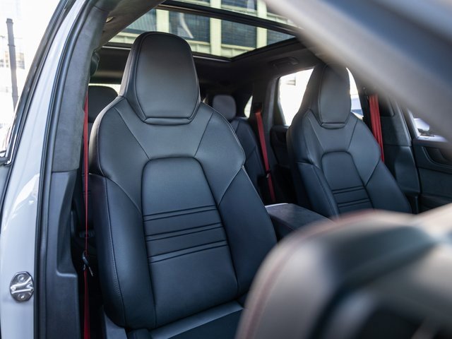 New 2026 Porsche Cayenne GTS image 35