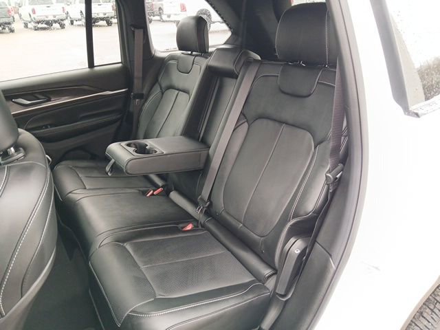 New 2026 Jeep Grand Cherokee Limited AWD/4WD image 17