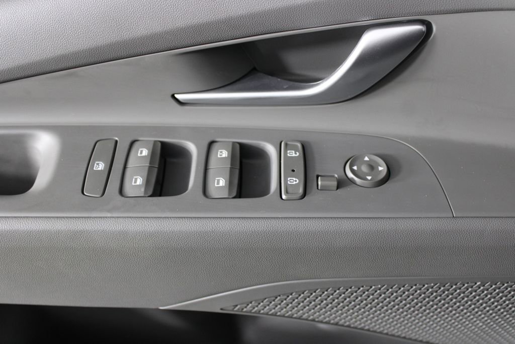 Certified 2023 Hyundai Elantra SEL w/ Convenience Package image 23