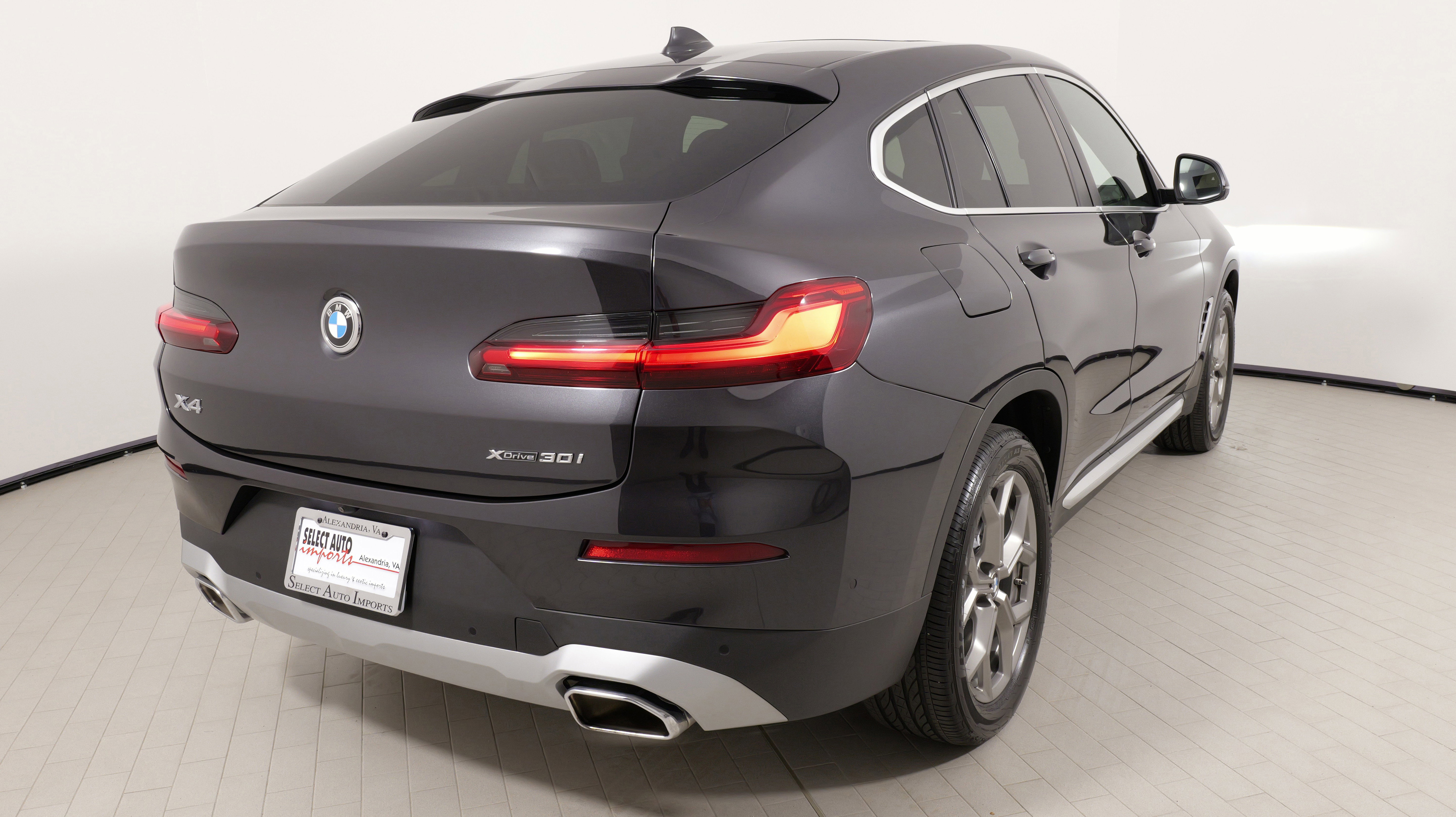 Used 2025 BMW X4 xDrive30i image 13