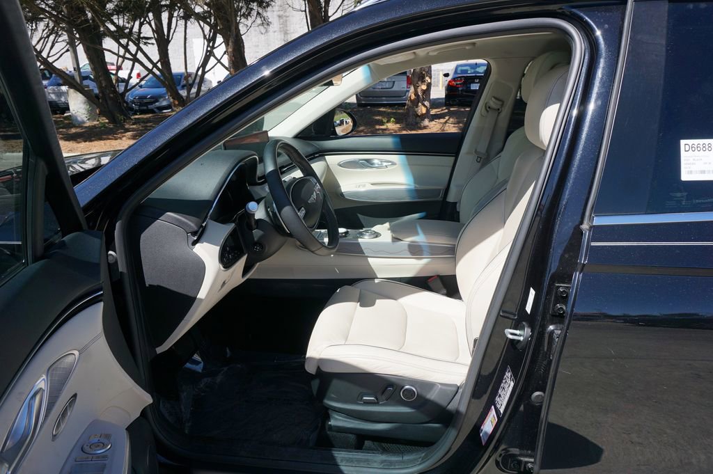 Used 2023 Genesis GV70 2.5T Advanced w/ Advanced Package image 2