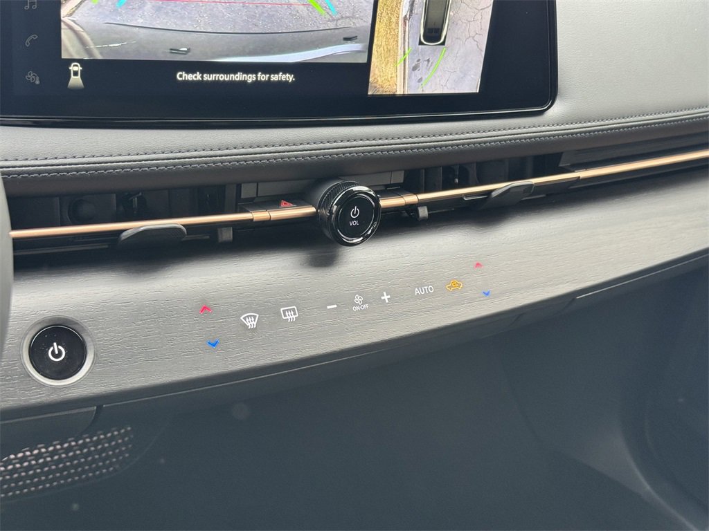 Used 2023 Nissan Ariya AWD image 20