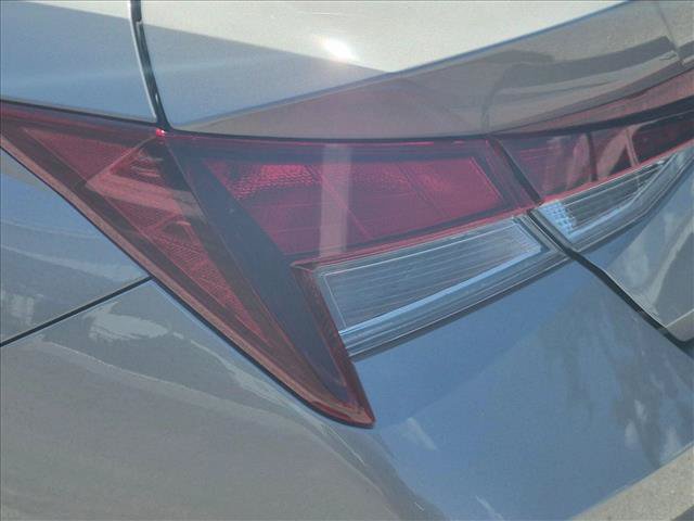 Used 2023 Hyundai Elantra SEL w/ Cargo Package FWD image 14