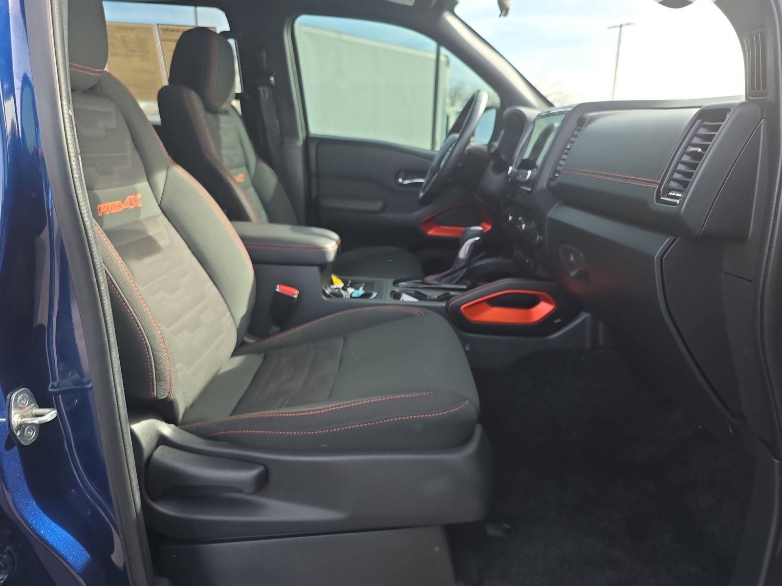 Used 2022 Nissan Frontier PRO-4X image 29