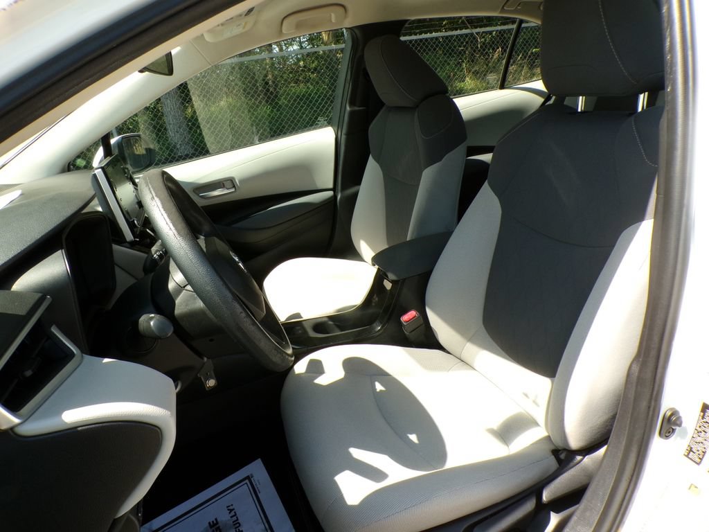 Used 2021 Toyota Corolla LE FWD image 13