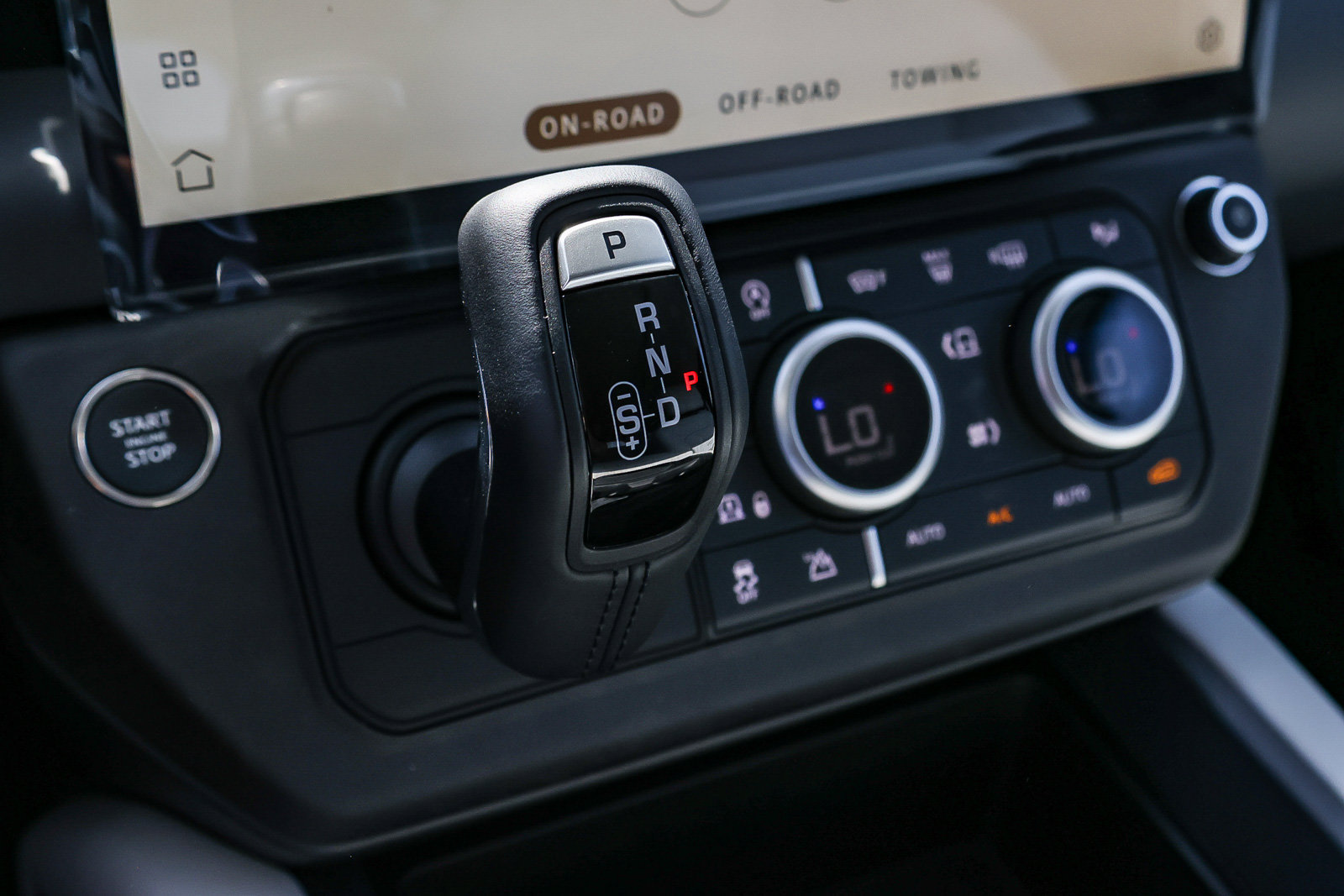 New 2026 Land Rover Defender 110 X-Dynamic SE AWD/4WD image 27