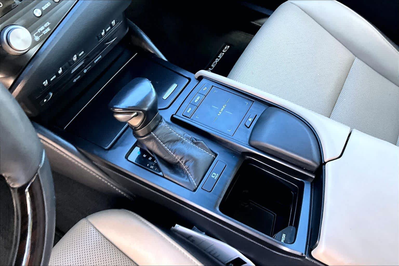 Used 2021 Lexus ES 350 w/ Premium Package FWD image 17