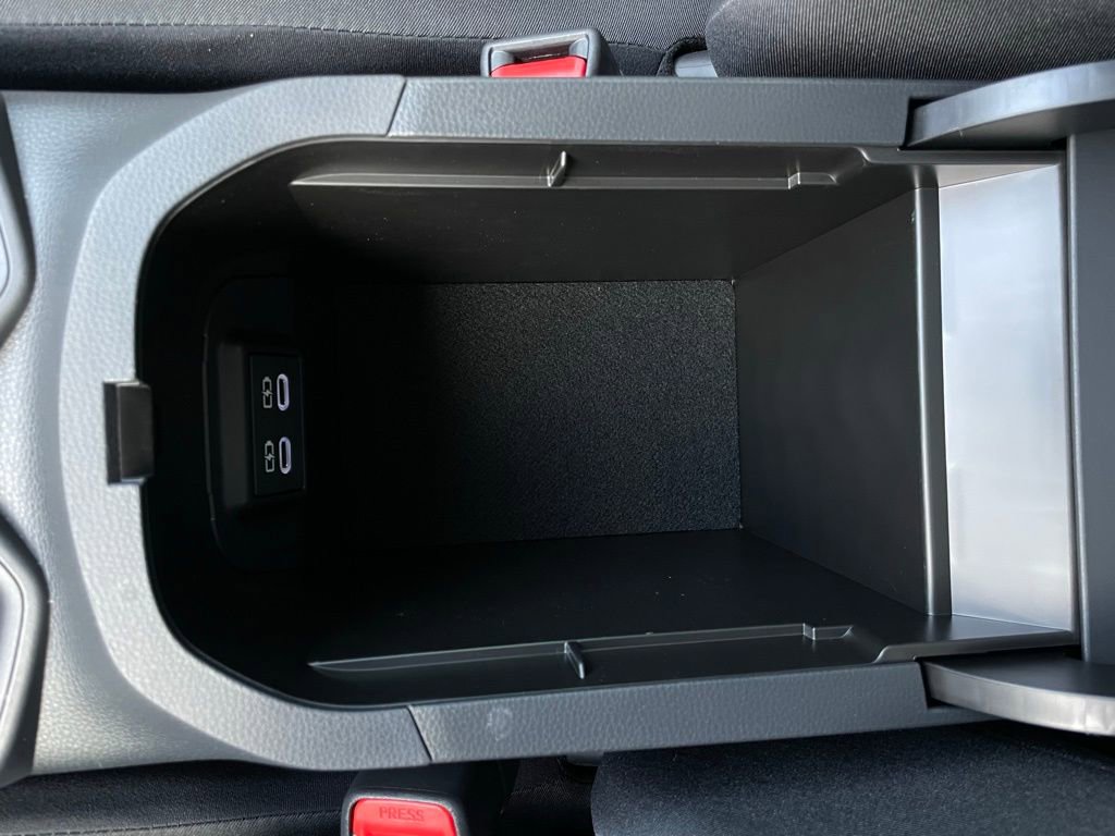 Used 2025 Toyota RAV4 XLE image 20