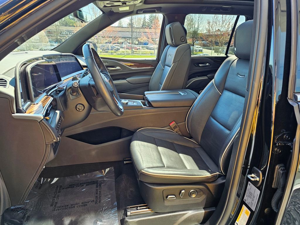 Certified 2023 Cadillac Escalade Premium Luxury w/ Performance Package image 23