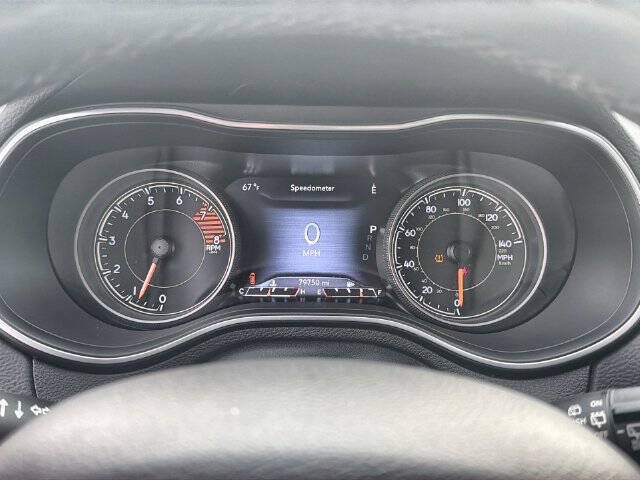 Used 2021 Jeep Cherokee Trailhawk AWD/4WD image 12