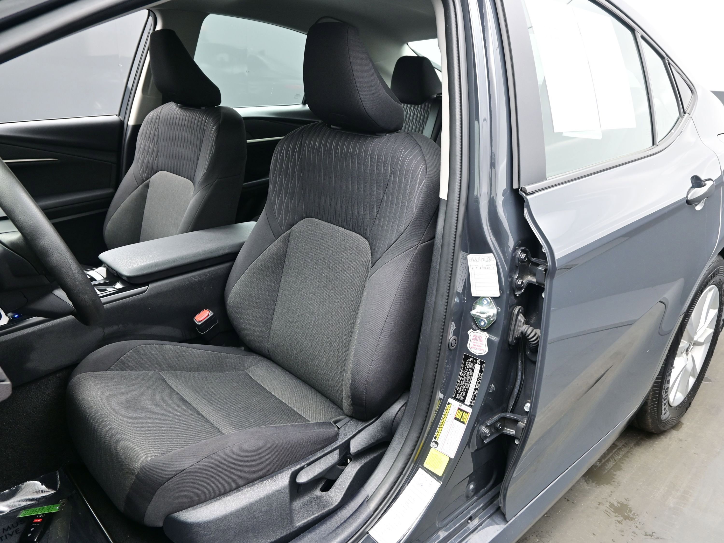 Used 2025 Toyota Camry LE image 11