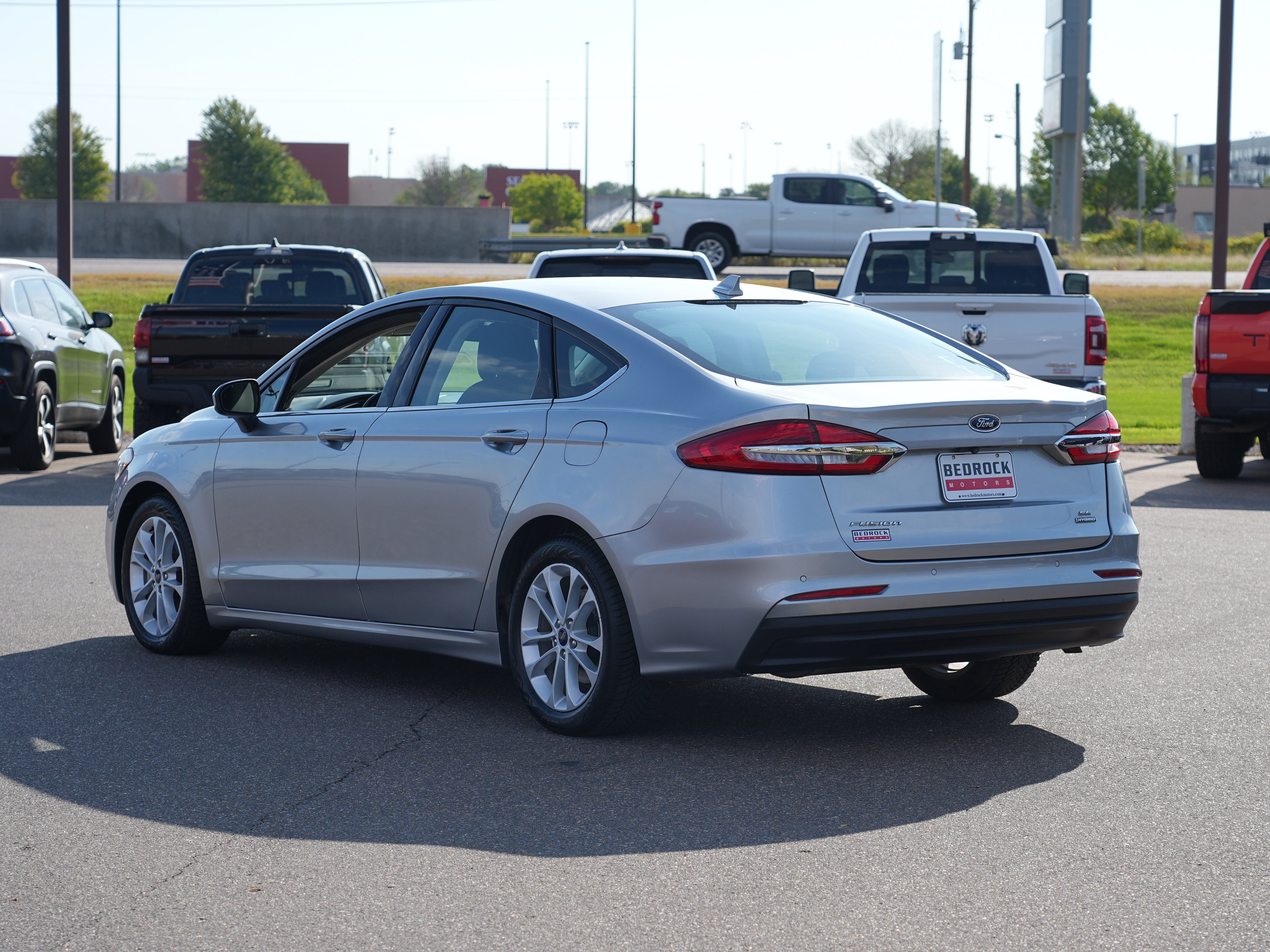 Used 2020 Ford Fusion SE FWD image 5