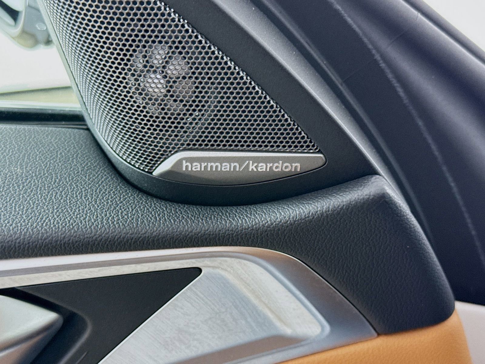 Used 2025 BMW 430i Convertible w/ Convenience Package image 19