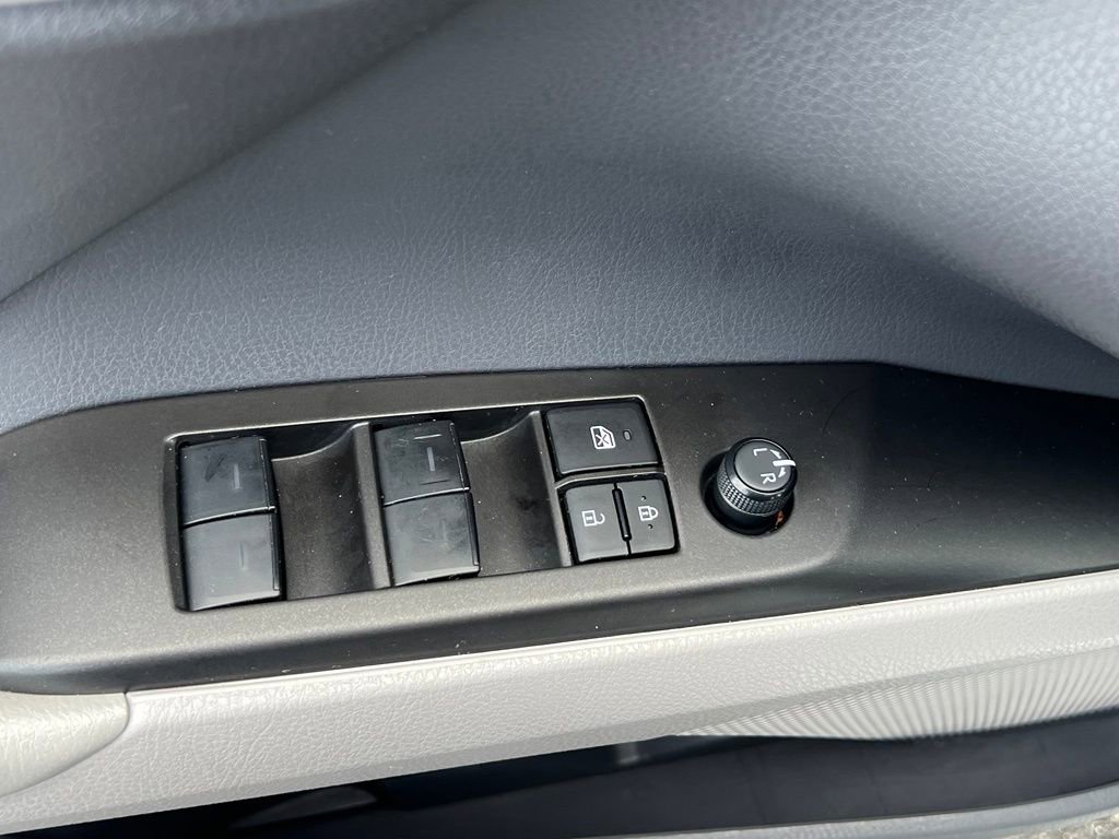 Certified 2023 Toyota Camry SE FWD image 12