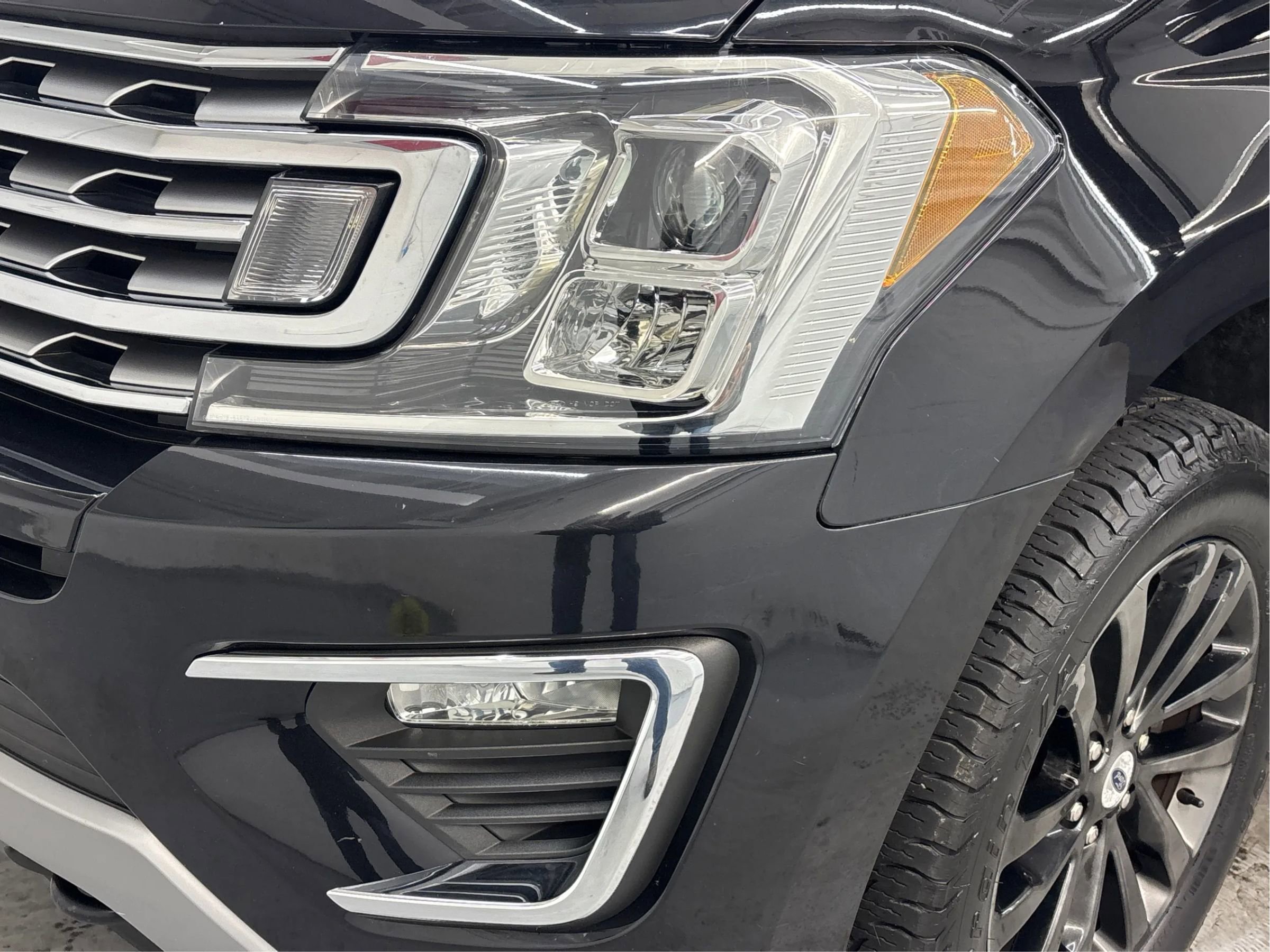 Used 2019 Ford Expedition Max Limited w/ Equipment Group 301A image 34