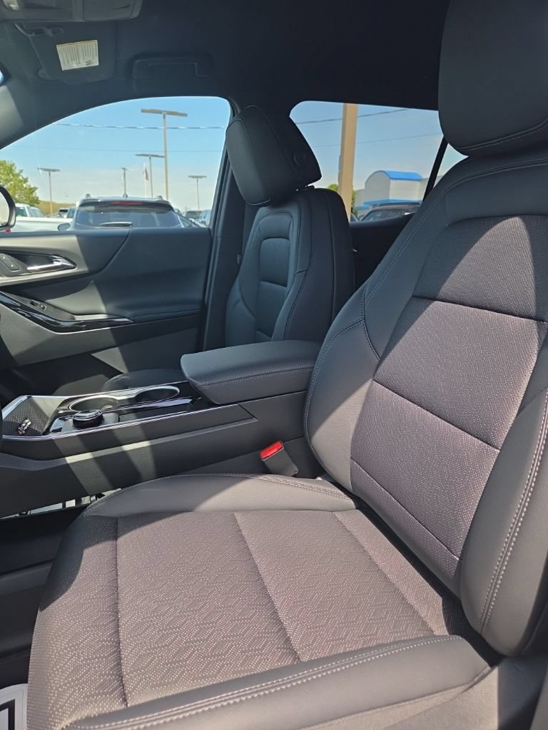 New 2026 Chevrolet Equinox LT w/ Convenience Package II FWD image 12